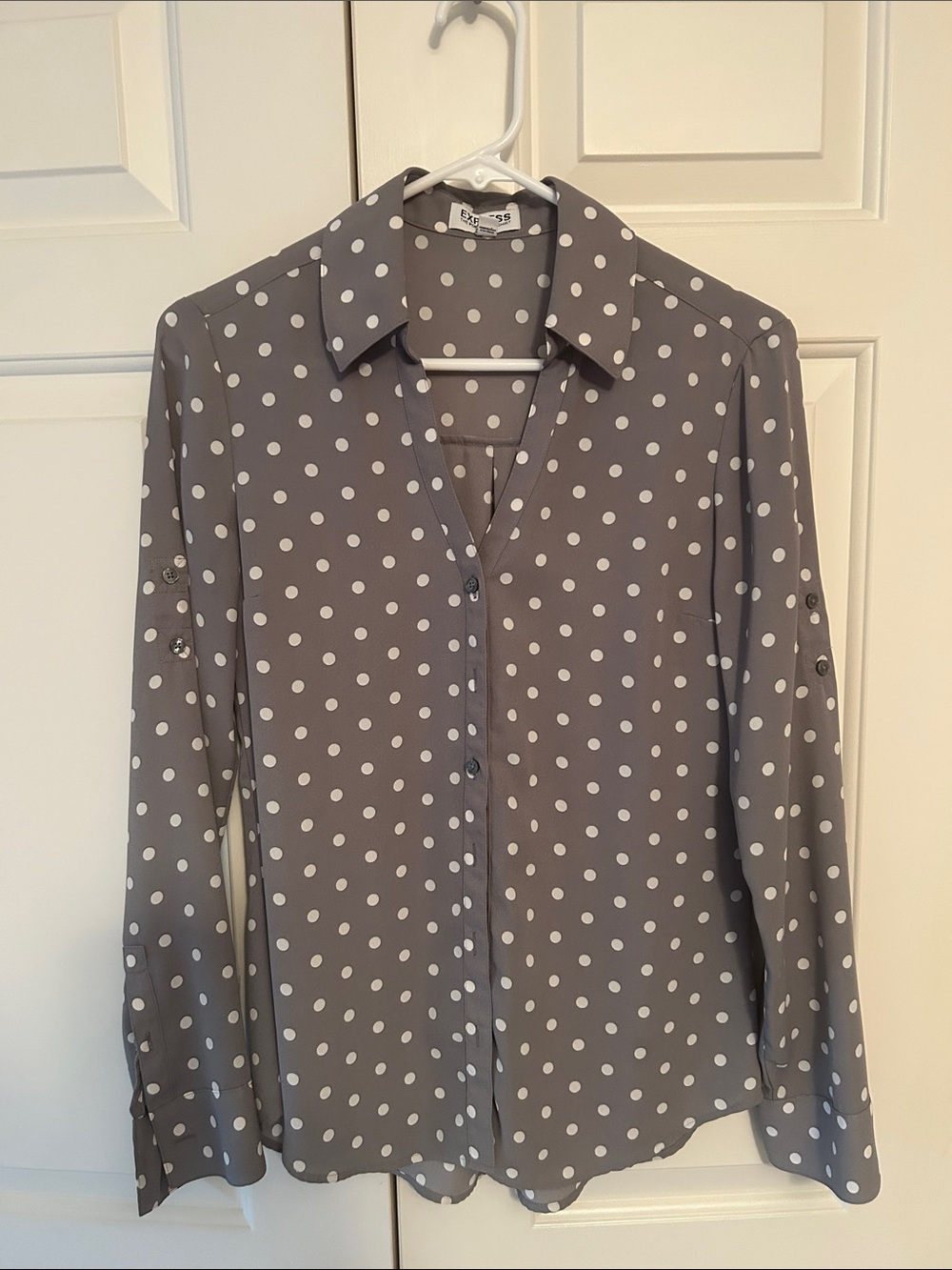 Express Pontofino Shirt Slim Fit Gray Polka Dot Collared Button-Down Blouse
